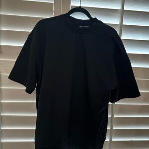 Zara Black Short-Sleeve Crewneck Sweatshirt